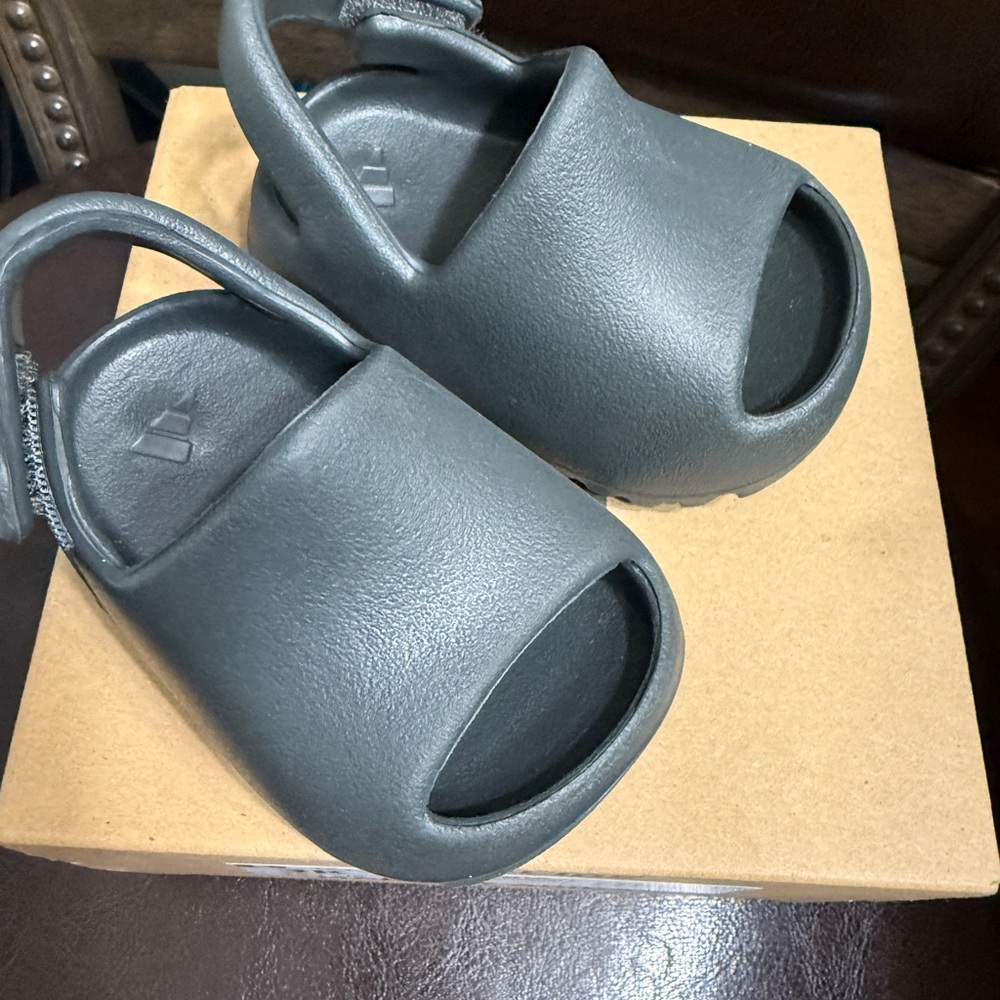 adidas Kids Charcoal Sandals